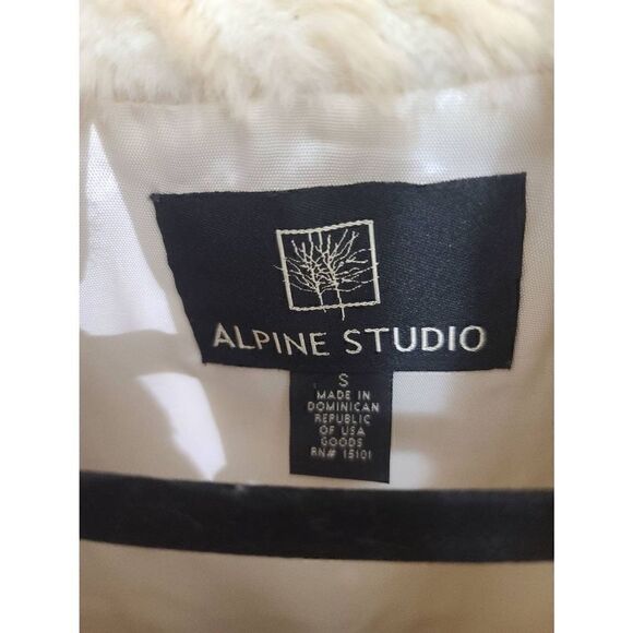 Alpine Studio Mid Length white Faux Fur Coat RN 15101 Sz S Valentines - Picture 3 of 5